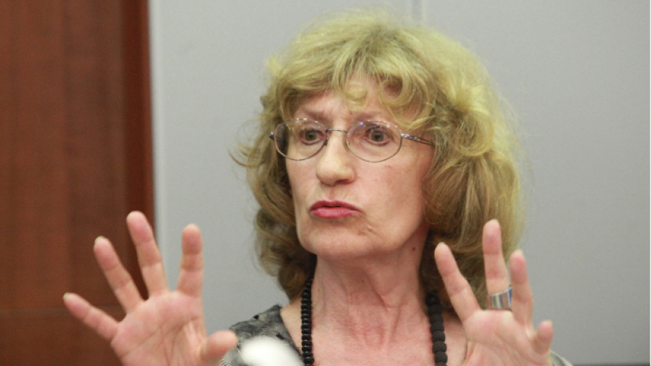 проф. Анна Кръстева