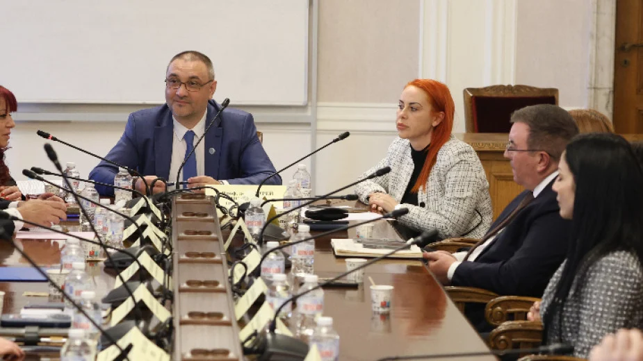 Висшето училище по застраховане и финанси се преобразува в Университет по застраховане и финанси