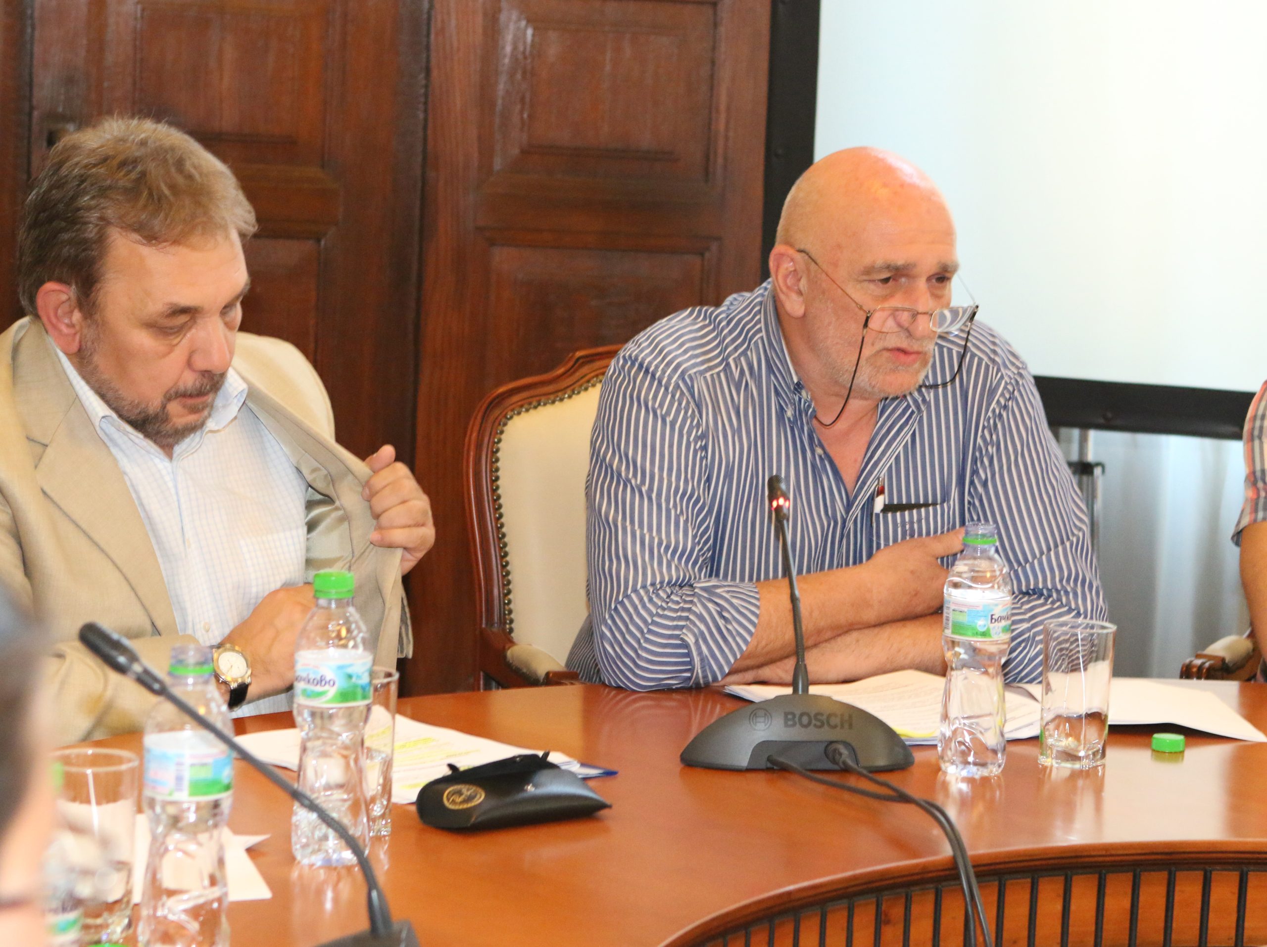 заместник-министърът на земеделието и храните д-р Цветан Димитров и изпълнителният директор на БАБХ д-р Дамян Илиев представиха пакет от законодателни и административни мерки в областта на ветеринарномедицинската дейност.