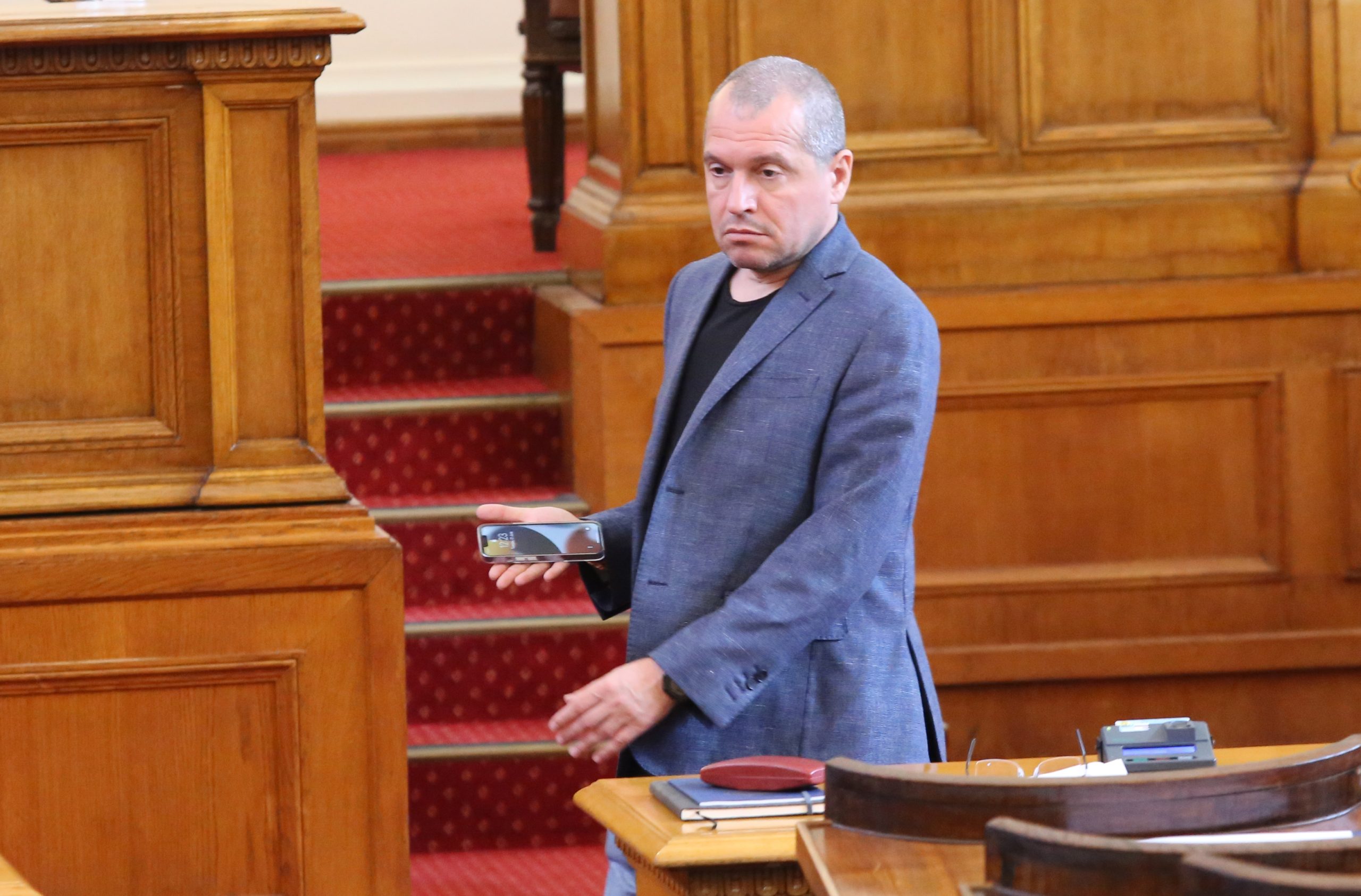 Парламент вот на недоверие към кабинета на Кирил Петков  Тошко Йорданов