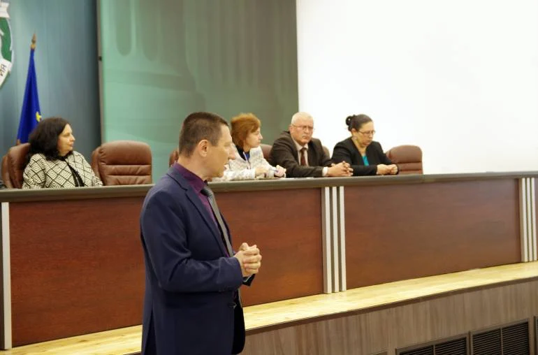 борислав сарафов