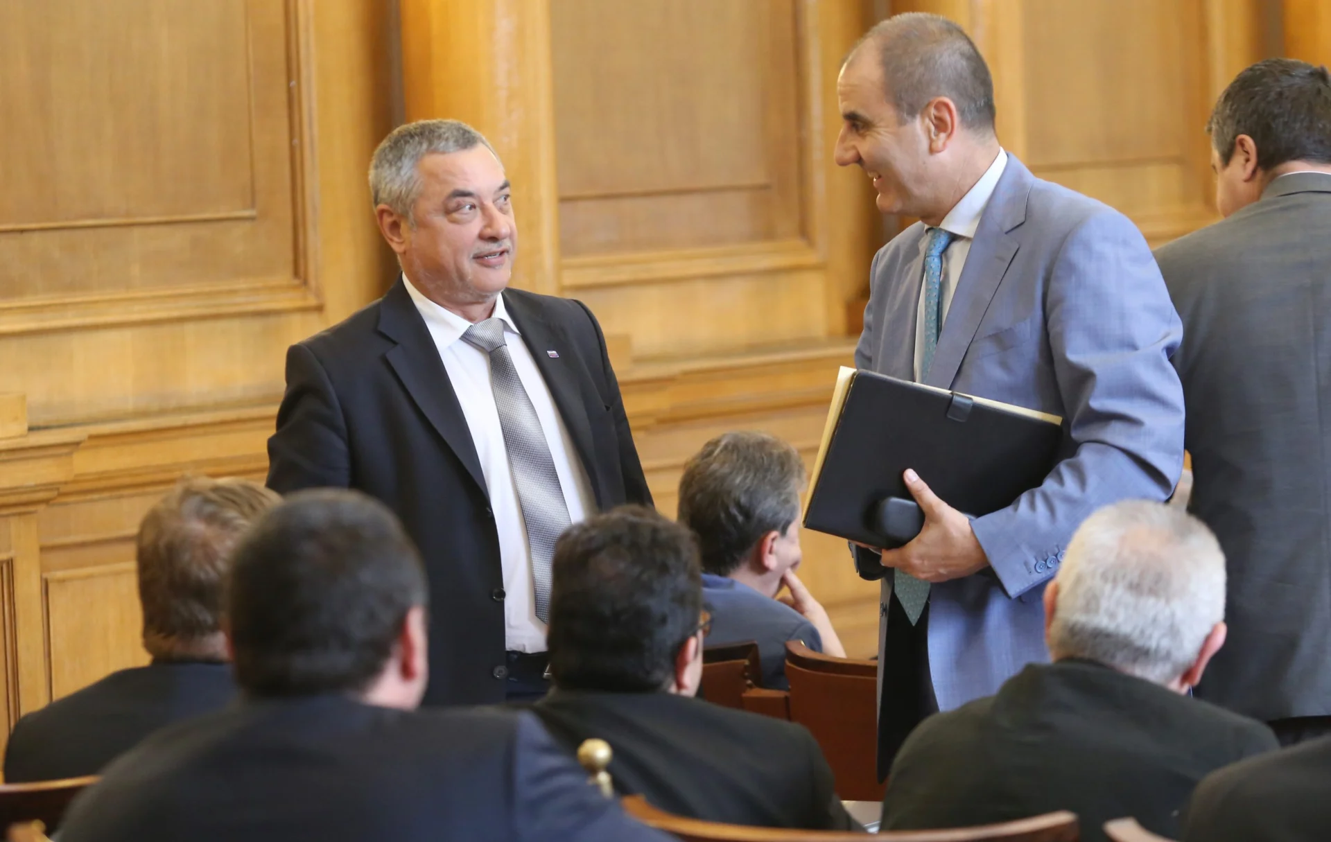Парламент Валери Симеонов