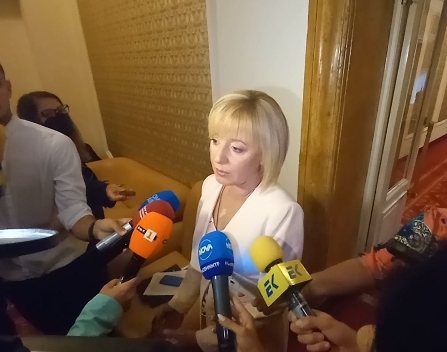Мая Манолова