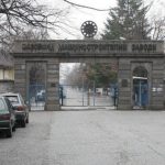 Изплащането на забавените заплати във ВМЗ - Сопот с държавни пари засега отложи стачките.