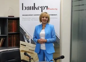 Мая Манолова