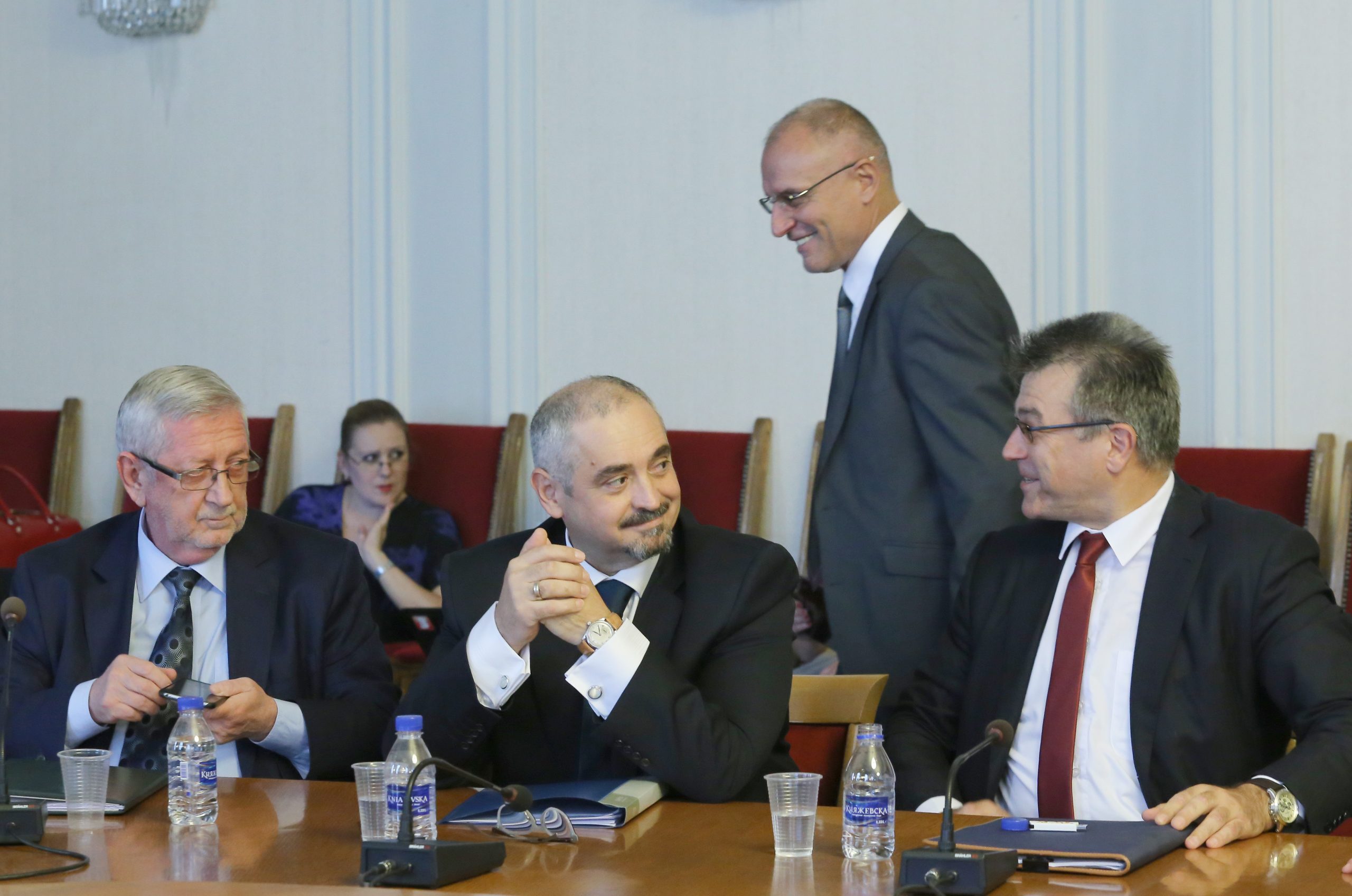 Парламент комисия по бюджет и финанси. Изслушване на кандидатите за управител на Българската народна банка. Димитър Радев