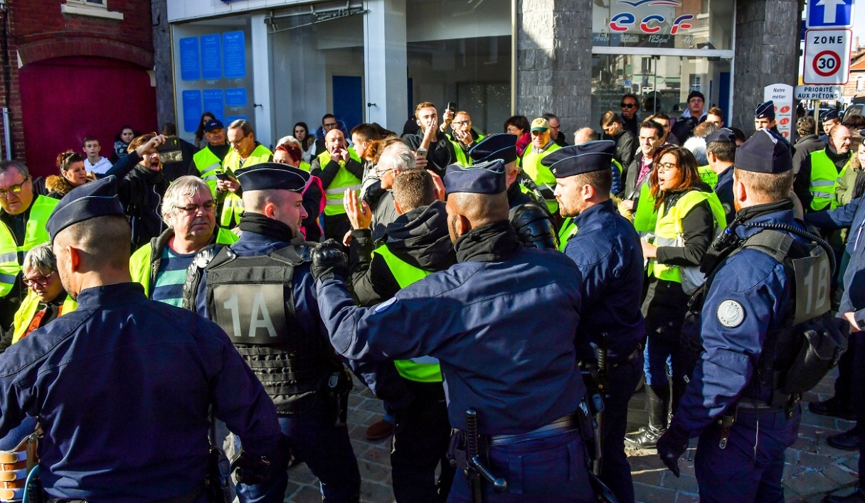 жълти жилетки полиция