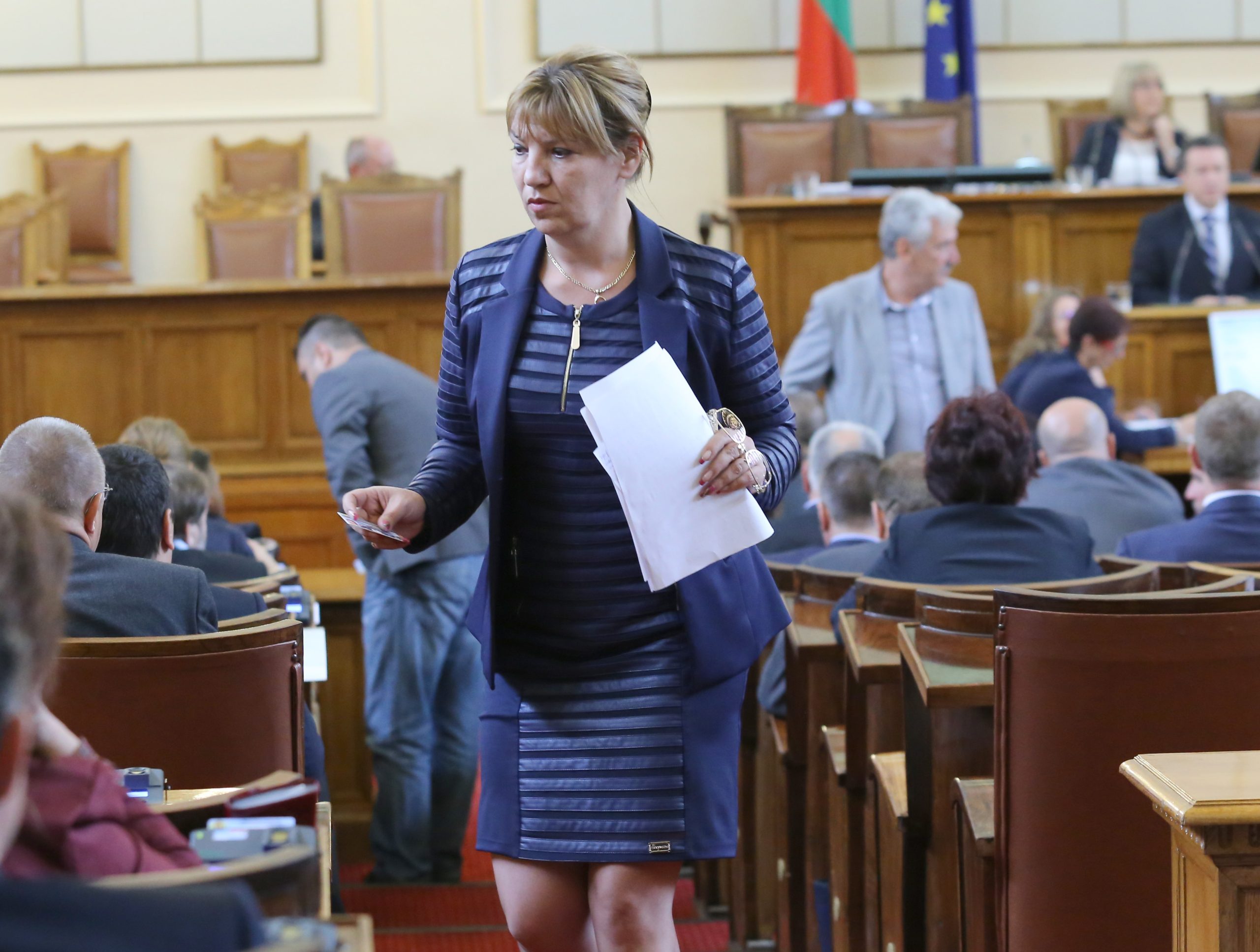 Парламент Галя Захариева