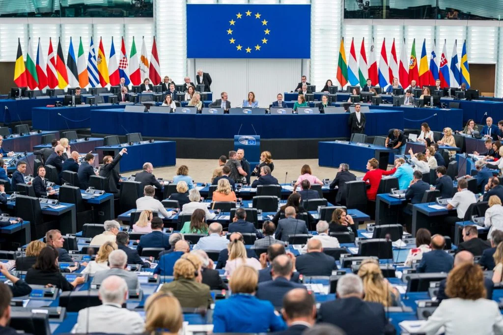 Европейският парламент одобри 90 млрд. евро заем за Украйна