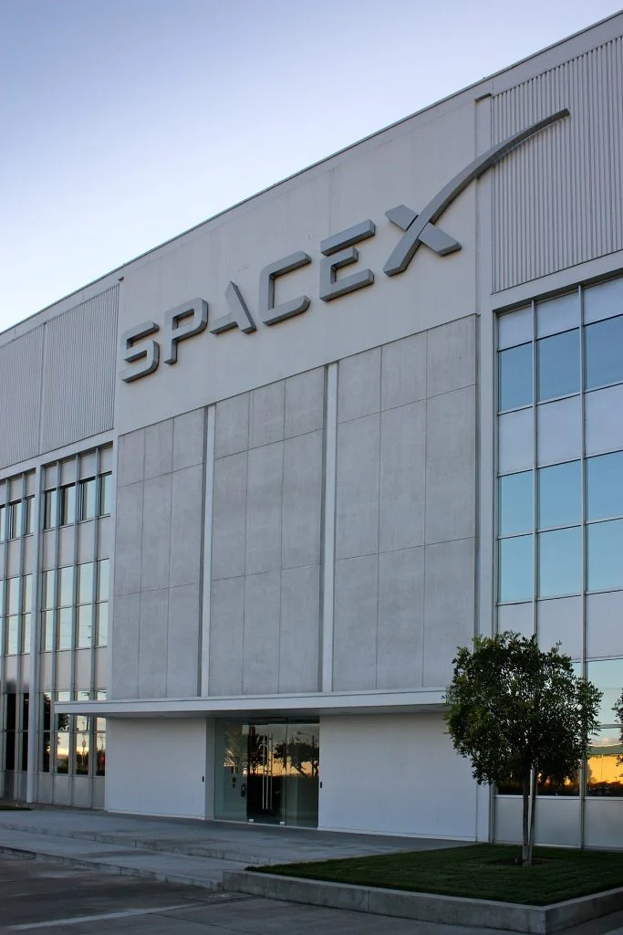 Илон Мъск смята да премести централите на X и SpaceX от Калифорния в Тексас