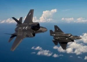 Лондон подсилва базите си в Кипър: Великобритания разположи F-35 заради напрежението между САЩ и Иран
