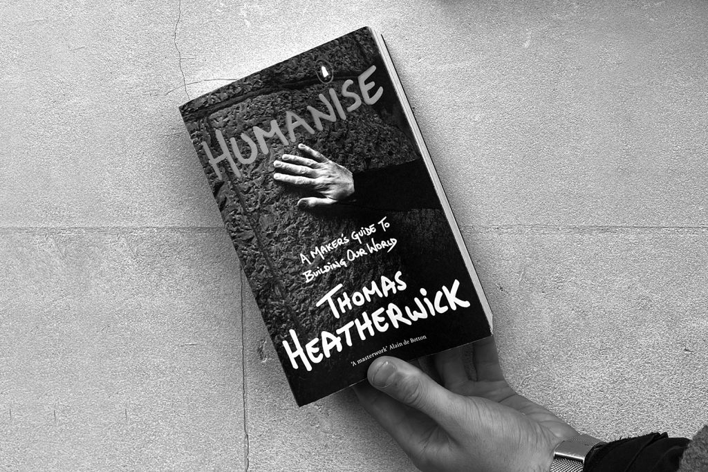 Скучната архитектура изтощава мозъка ви, смята дизайнер 1 Heatherwick book