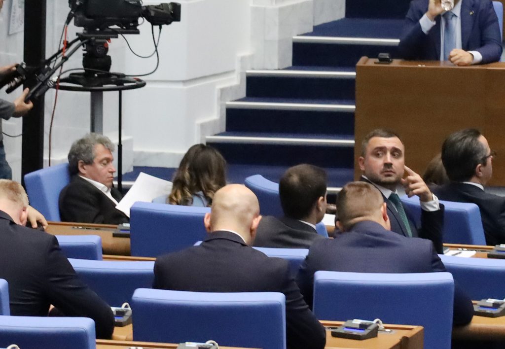 Парламент нов Вот на недоверие Тошко Йорданов Даниел Проданов