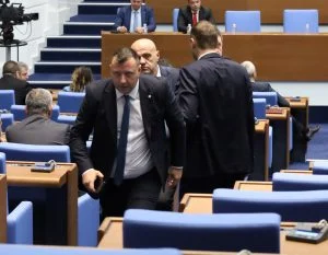 "Възраждане" и МЕЧ няма да подкрепят кабинета "Желязков"
