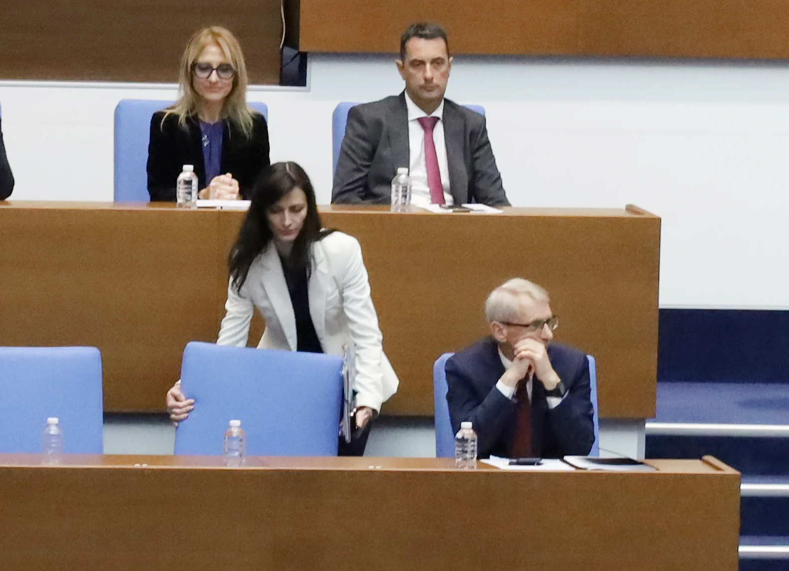 Парламент нов Вот на недоверие Мария Габриел Николай Денков