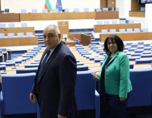 Борисов разпоредил на Теменужка Петкова да се върнат колите и шофьорите на президента Румен Радев