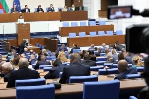 безизходицата, Служебният кабинет ще положи клетва на извънредно заседание на парламента във вторник
