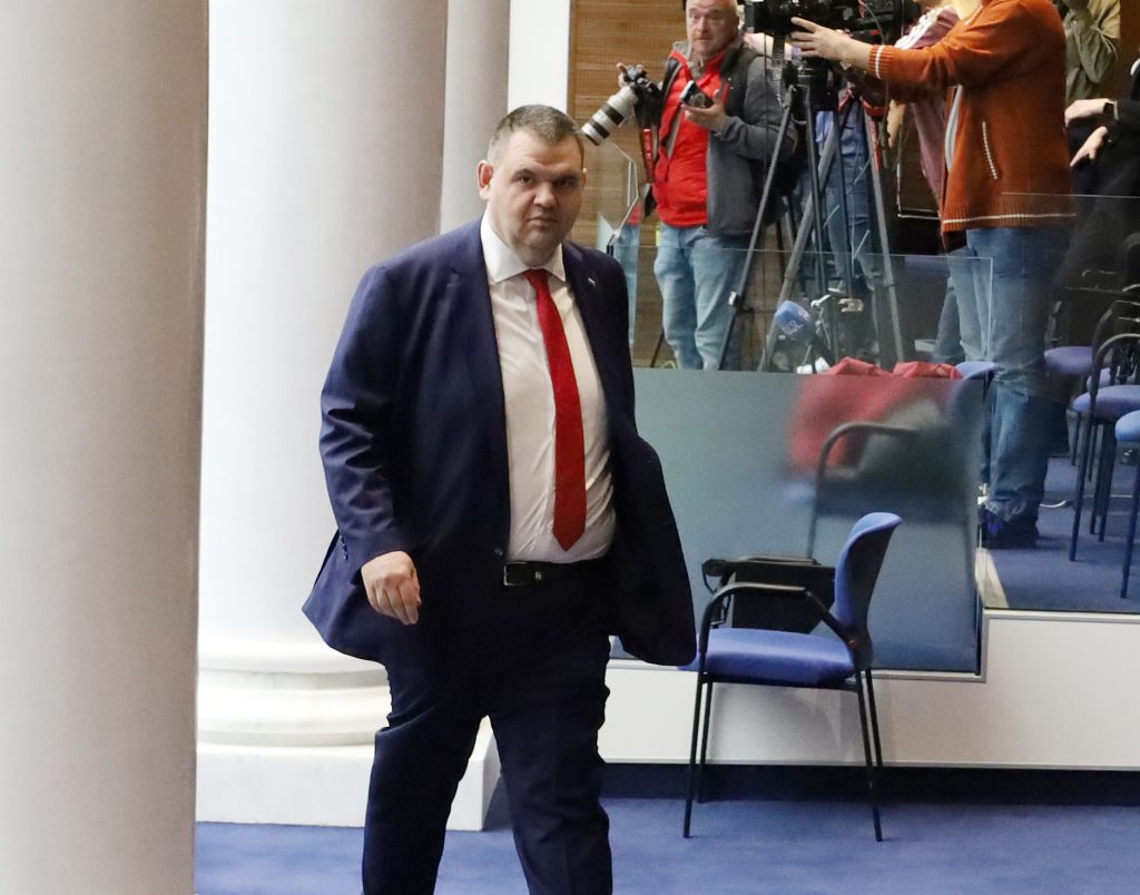 "Ново начало" предлага възможност президентът, премиерът и шефът на парламента да могат да се откажат от охраната си 4 "Ново начало" предлага възможност президентът, премиерът и шефът на парламента да могат да се откажат от охраната си