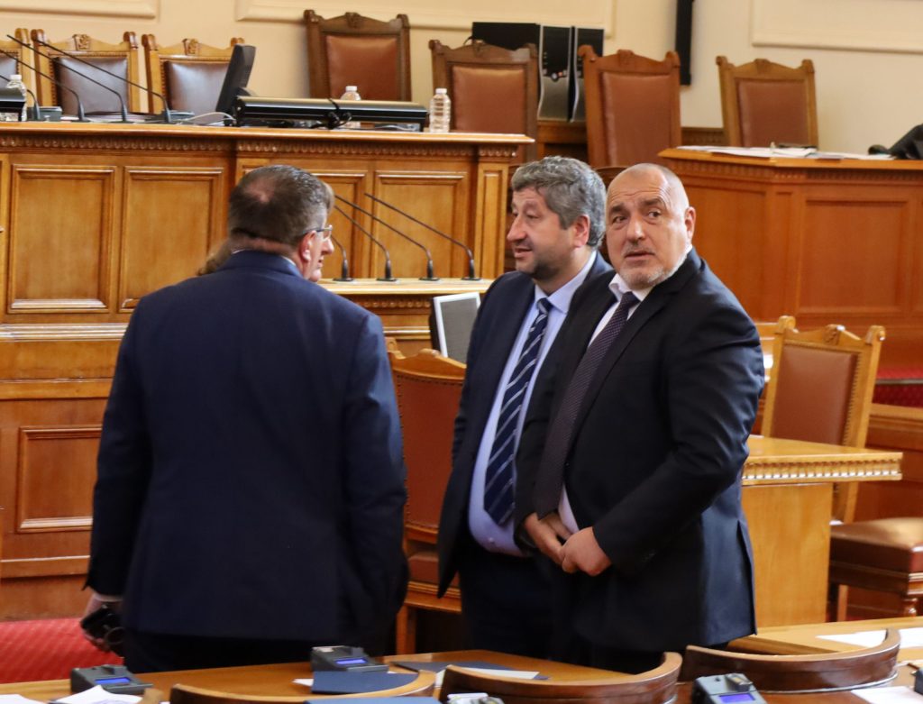 ГЕРБ и ПП-ДБ се събраха, за да обсъдят казуса с председателя на НС 7 Парламент Христо Иванов Бойко Борисов