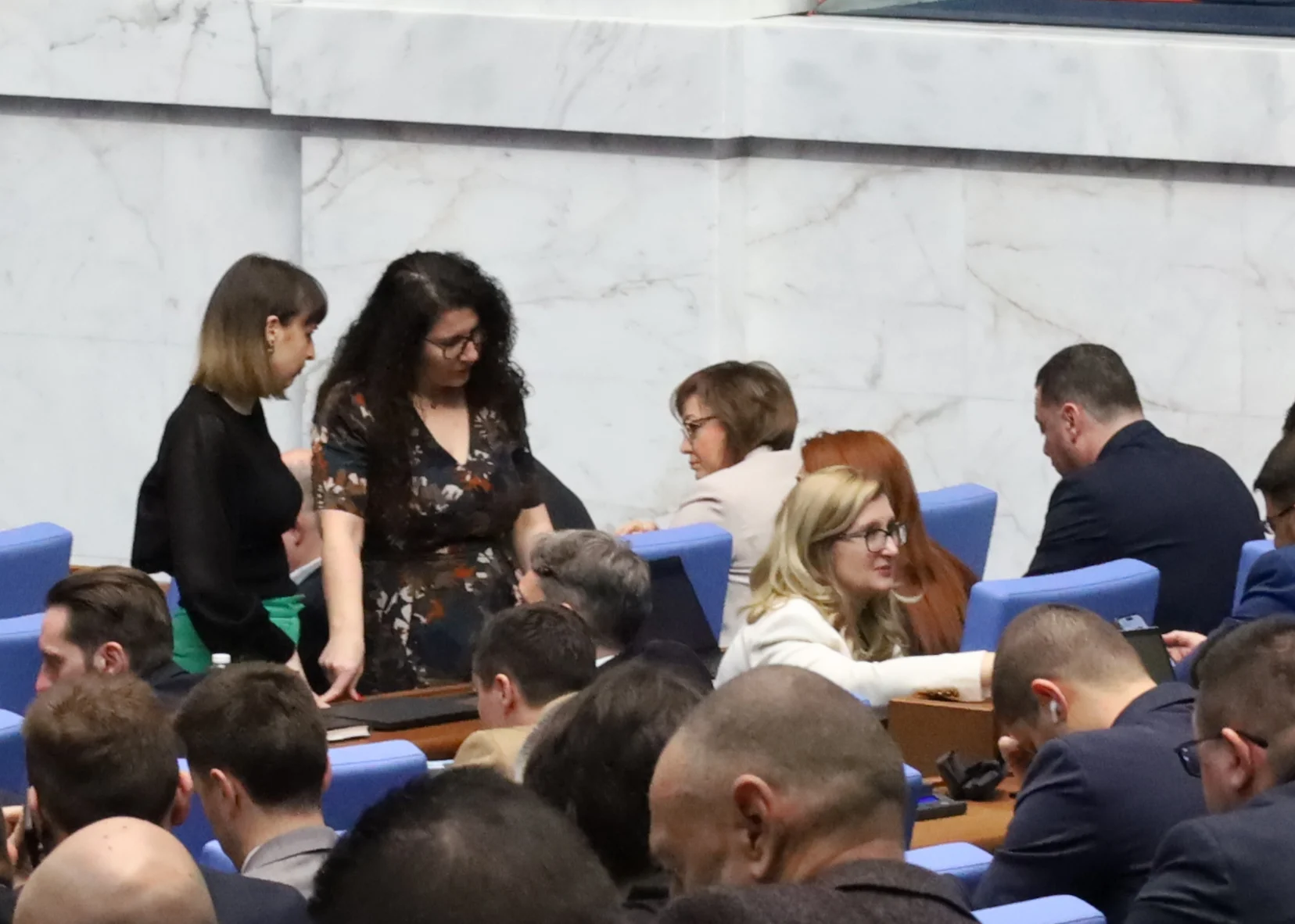 Парламентът гласува промени в държавния бюджет
