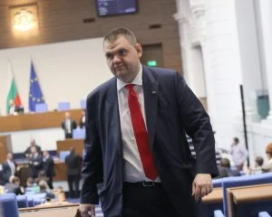 "ДПС-Ново начало" ще атакува в съда поскъпването на паркирането в София