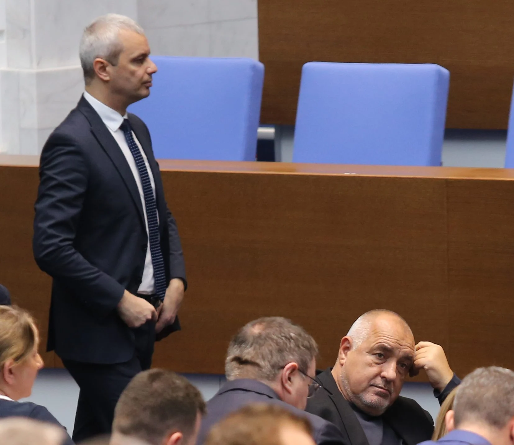 Костадинов, В парламента се развихри скандал заради БНБ
