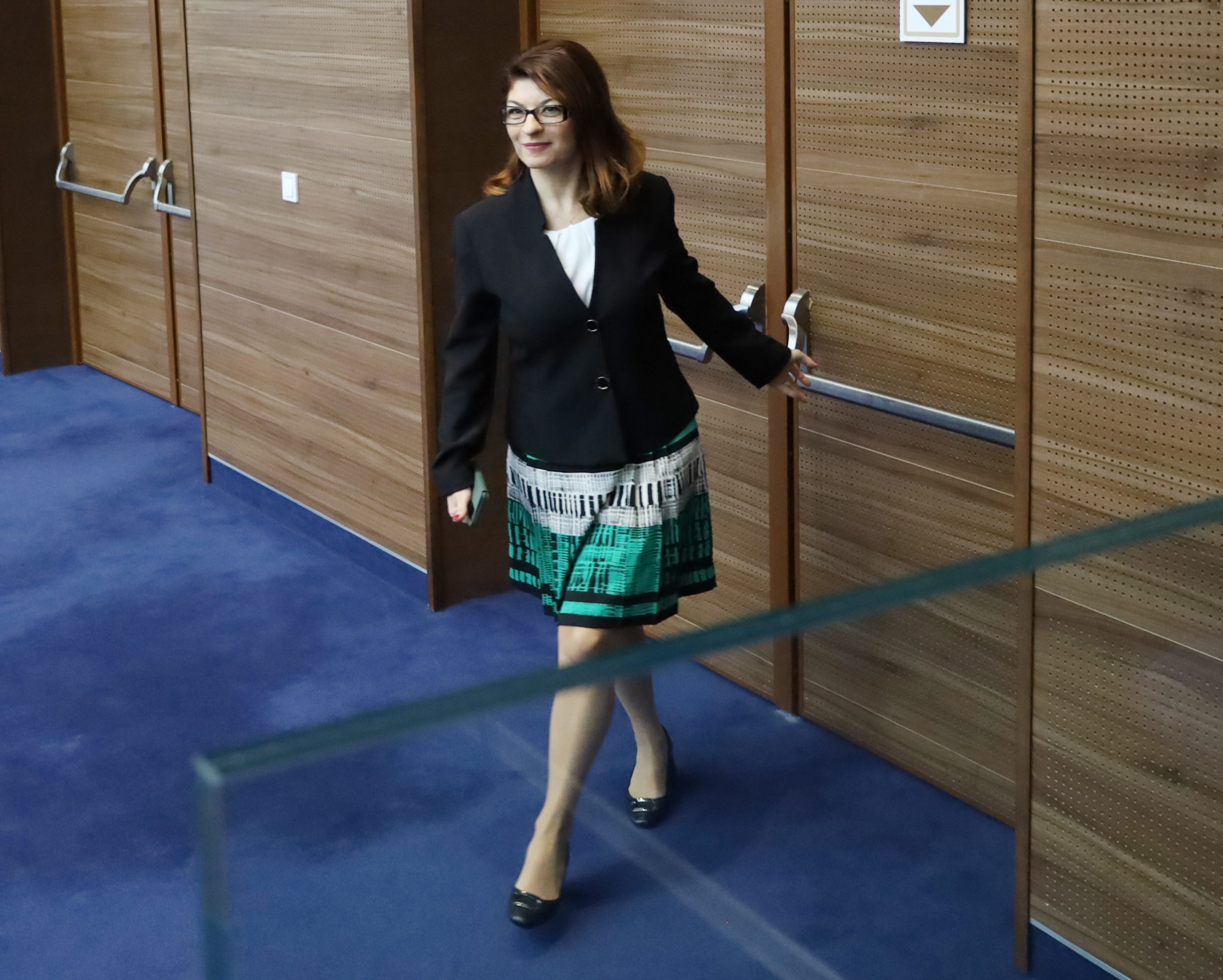 Парламент нов вот на недоверие Десислава Атанасова