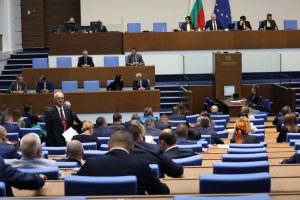 Парламент нов вот на недоверие