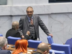 здравната система, ИТН, с обвинения към големите аптеки заради високите цени на лекарствата