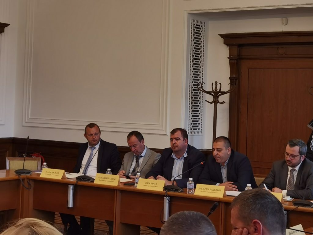 Министър Гечев не съветва земеделците да плащат "консултантски" 5 IMG 20230517 164716 resized 20230517 044800847
