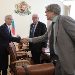 Николай Денков и представители на Венецианската комисия