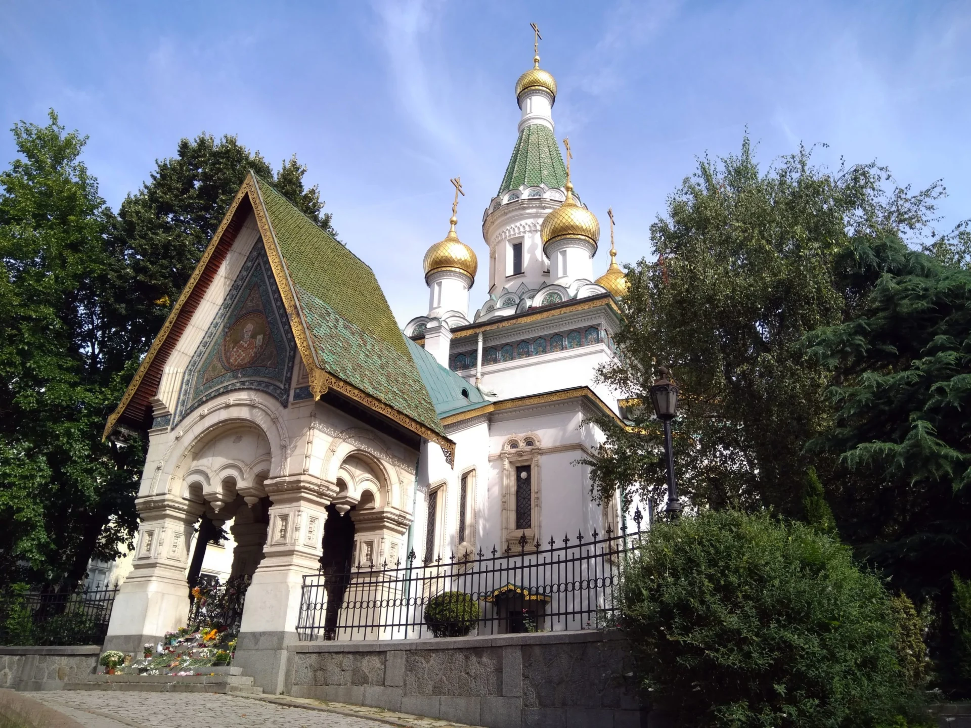 Руска църква “Св. Николай Мирликийски”
