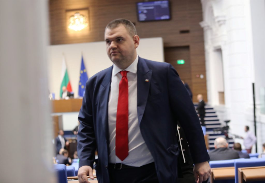 Пеевски сигнализира МВР и ДАНС за работещ у нас екип на "Русия 1" 7 проруски ботове