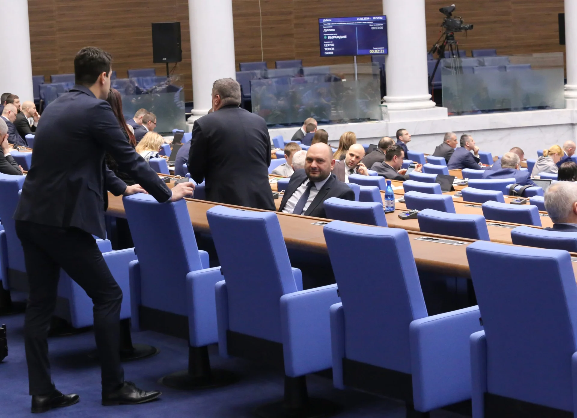 Народните представители решават окончателно за забраната за продажба на райски газ