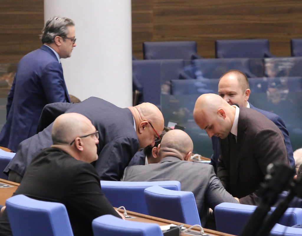 Депутатите приемат правилата, по които да работят