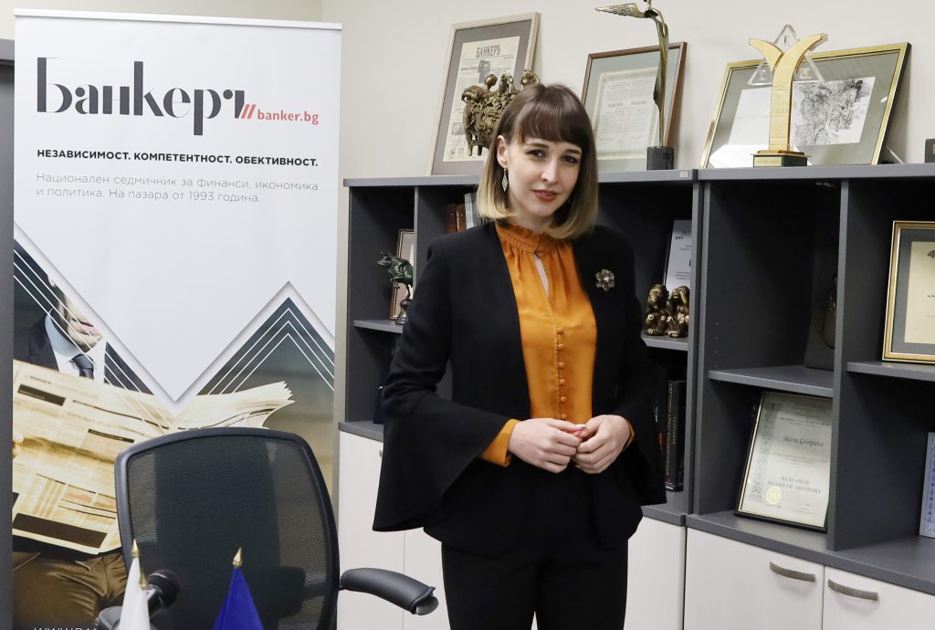 Деница Симеонова: ЕС препоръчва евродепутатите да поддържат офиси и в собствените си държави (част 1) 10 Деница Симеонова