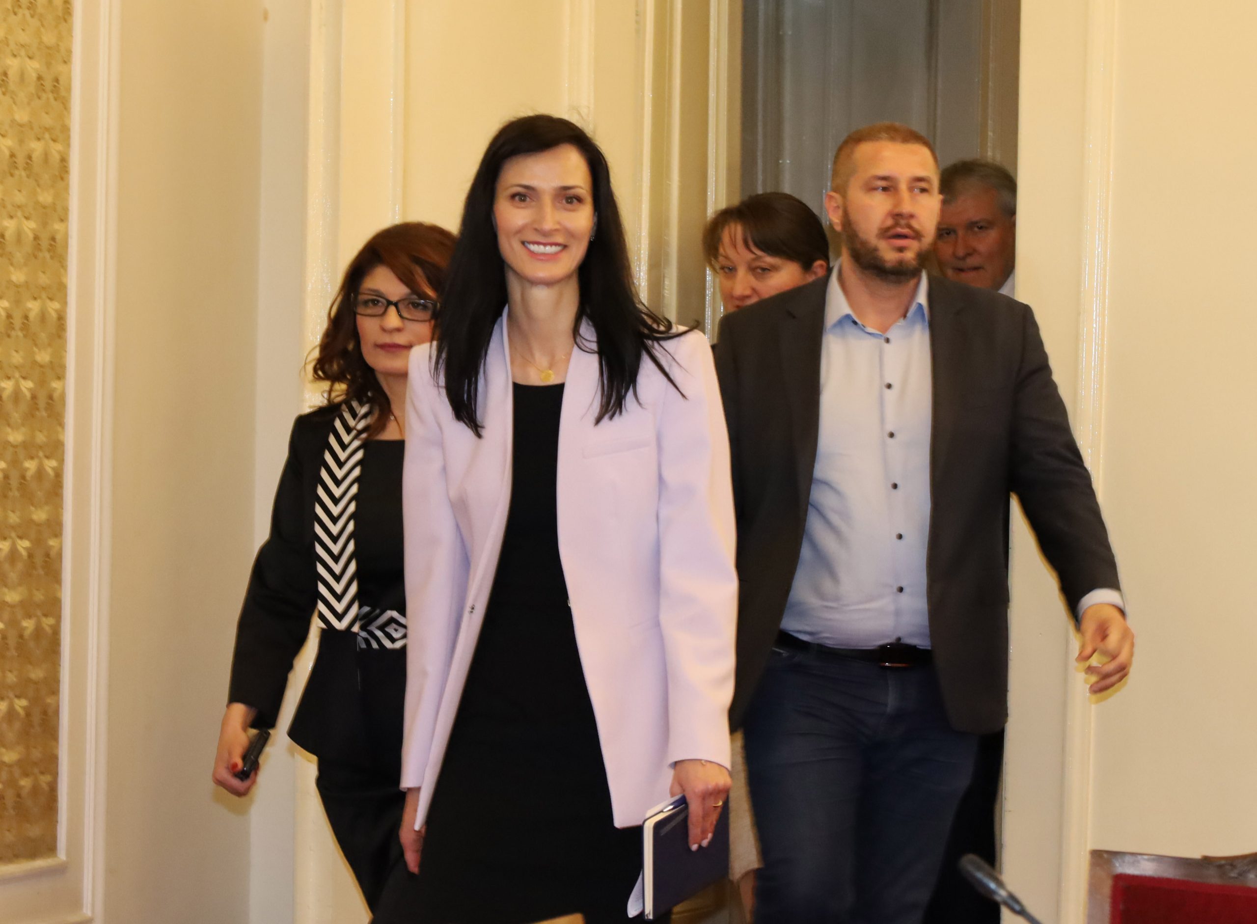 Парламент среща ГЕРБ ДПС Мария Габриел