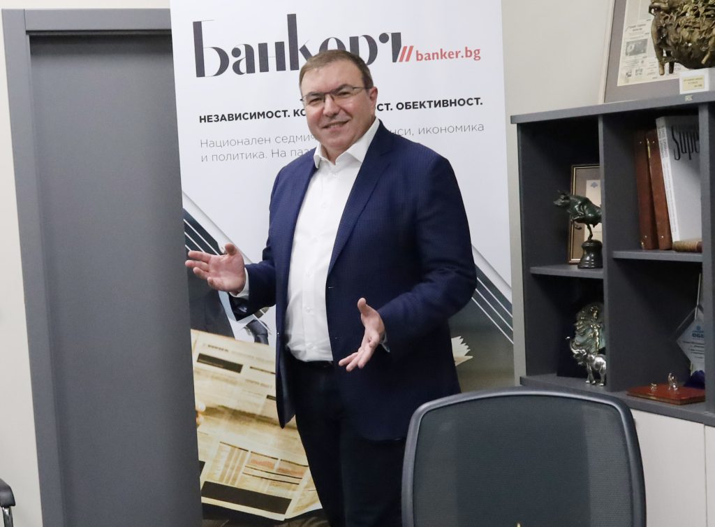 Проф. Костадин Ангелов