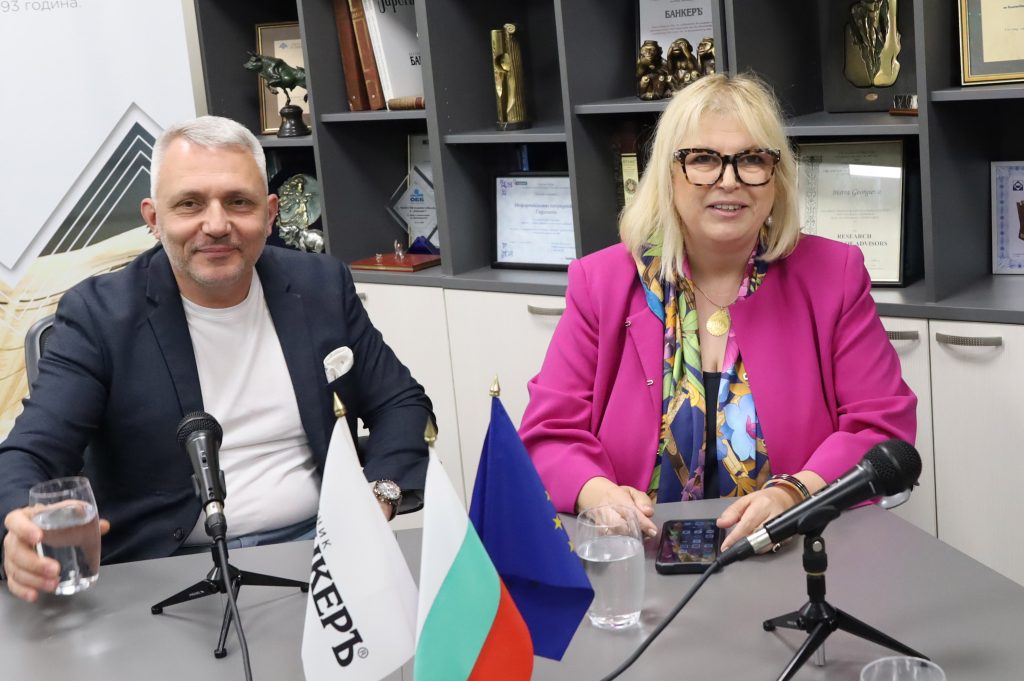 Николай Хаджигенов Мария Капон Ние идваме