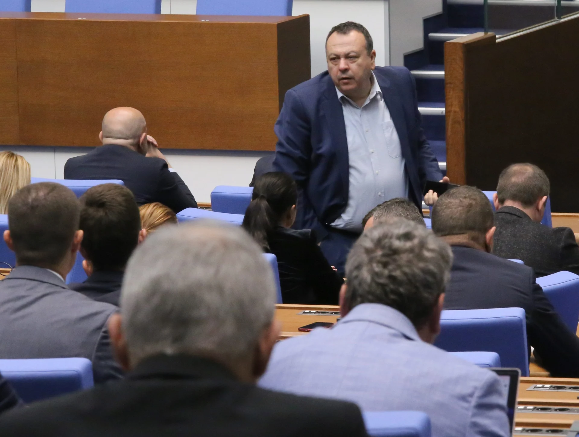 Хамид Хамид, В пленарната зала настана хаос покрай законопроекта за колективните искове и точката за "Турски поток"