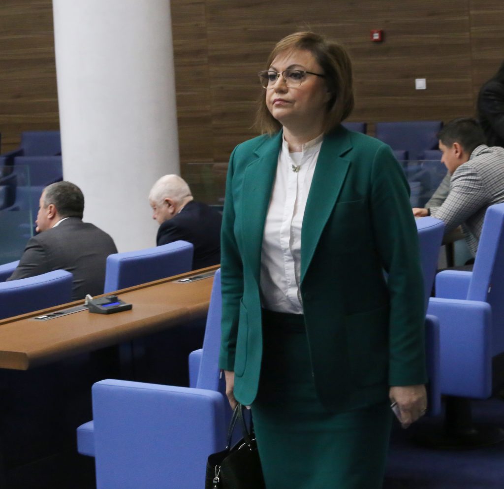 Нинова настоява спешно да бъде приет Законът за доброволчеството