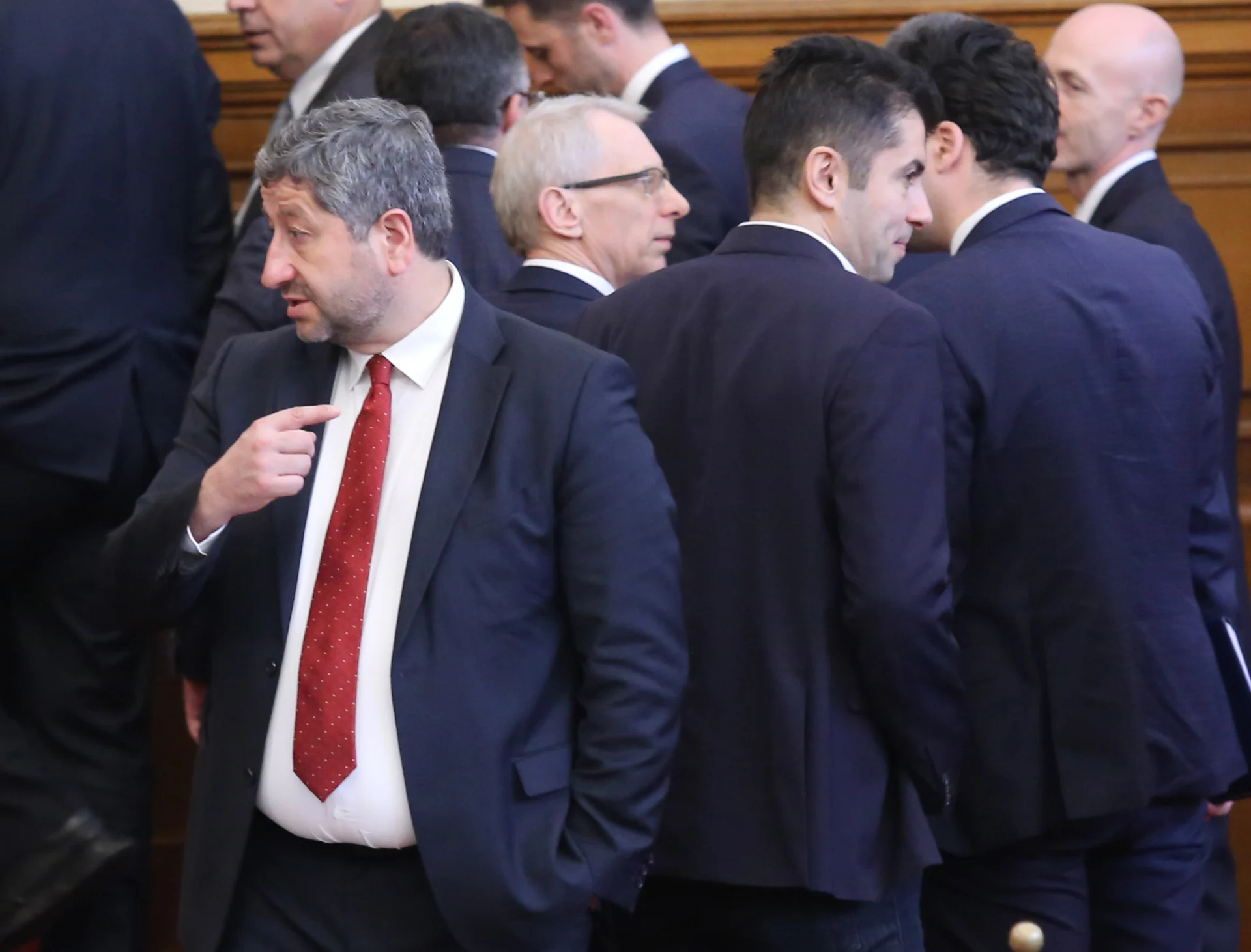 Парламент Христо Иванов Николай Денков Кирил Петков