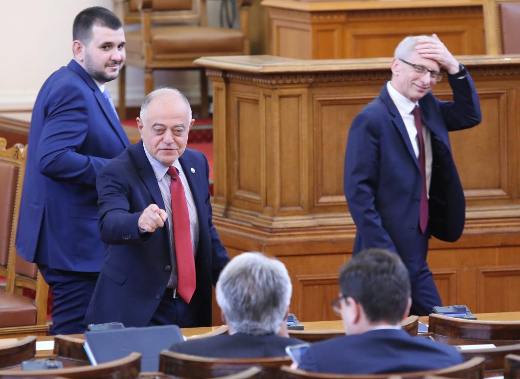 Парламент Атанас Атанасов Николай Денков