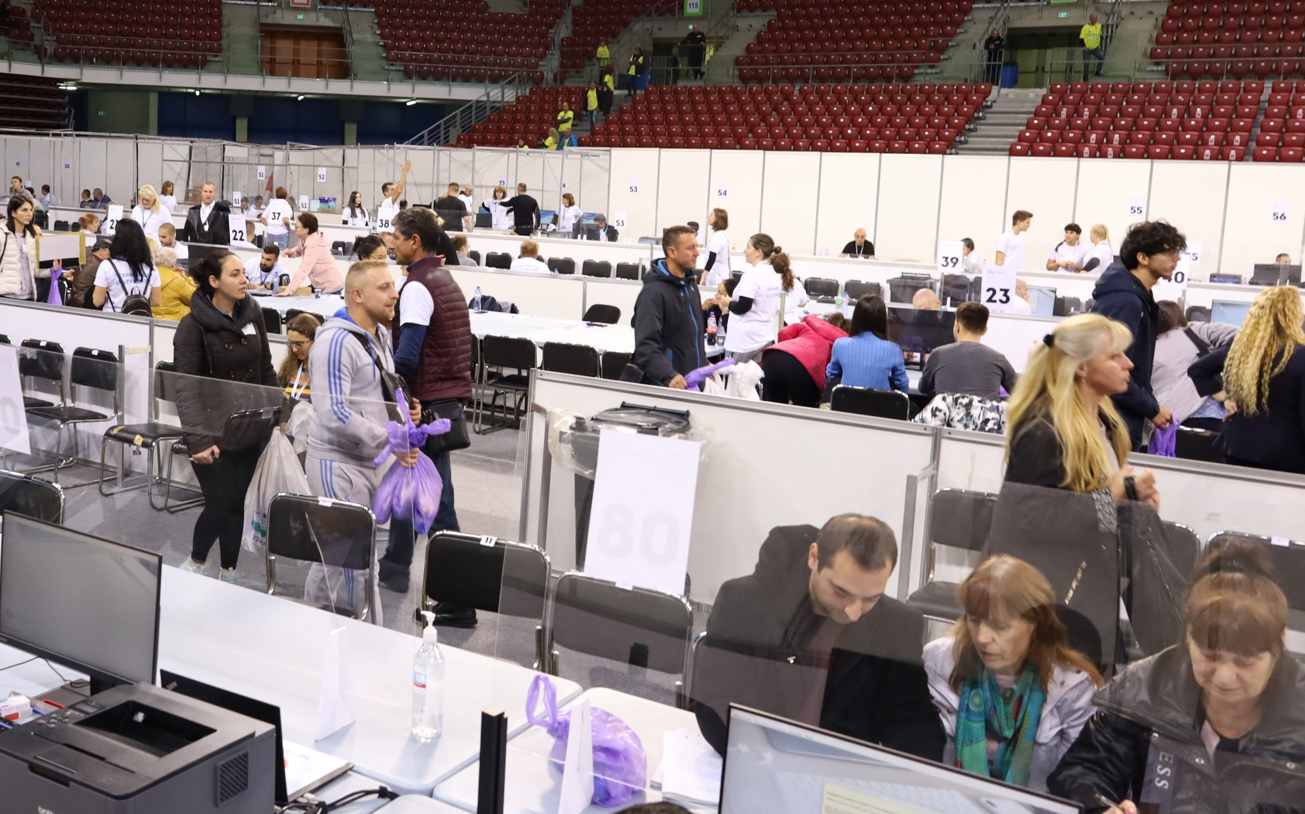 Избори Арена София изборни книжа гласуване бюлетини