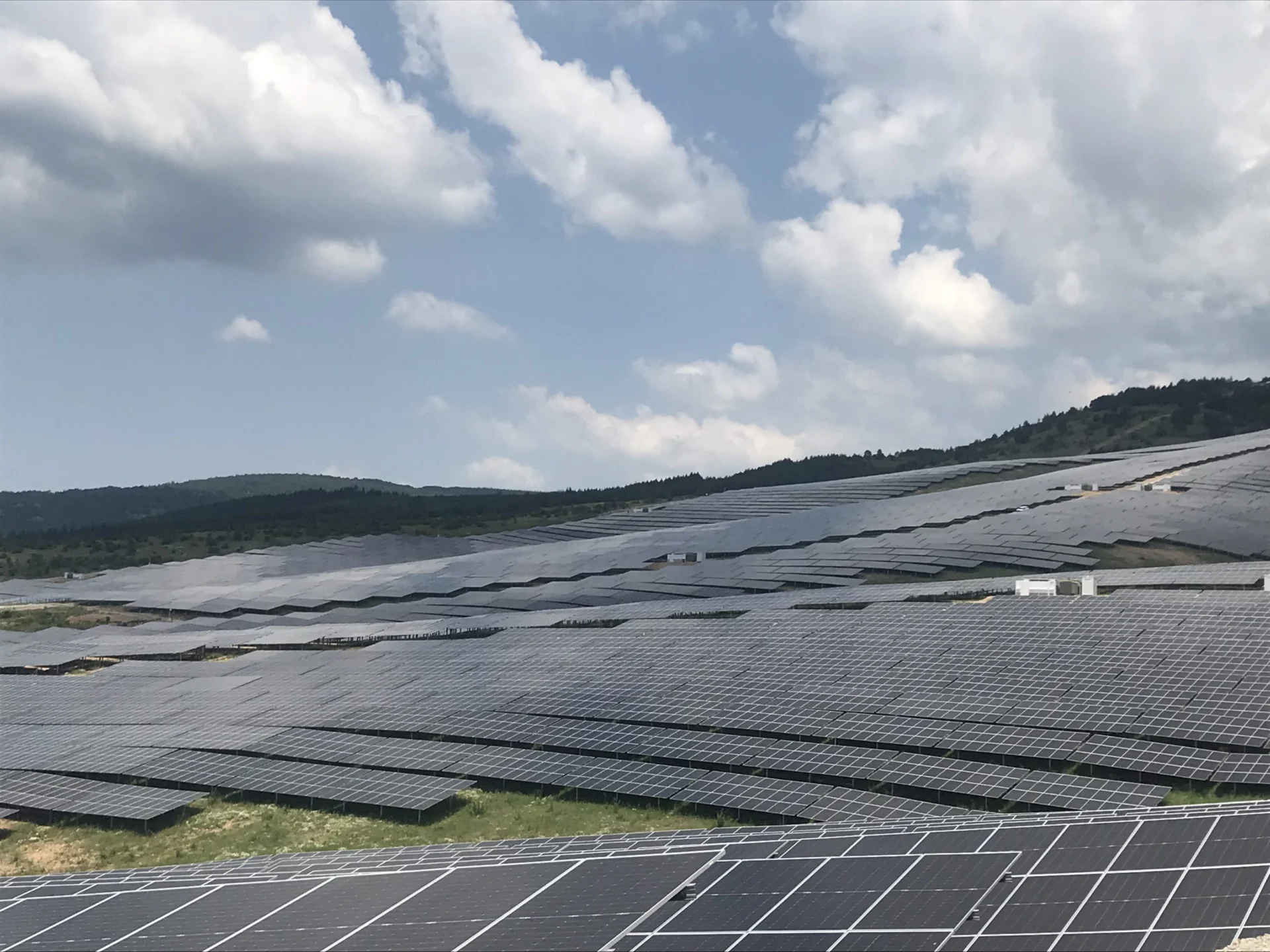 НОВА ФОТОВОЛТАИЧНА ЦЕНТРАЛА ОТ 100 MW ЩЕ БЪДЕ ИЗГРАДЕНА КРАЙ ГР. МЪГЛИЖ