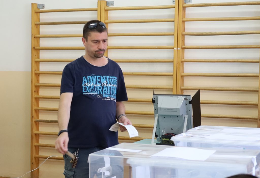 Отново на места има проблеми с машинното гласуване