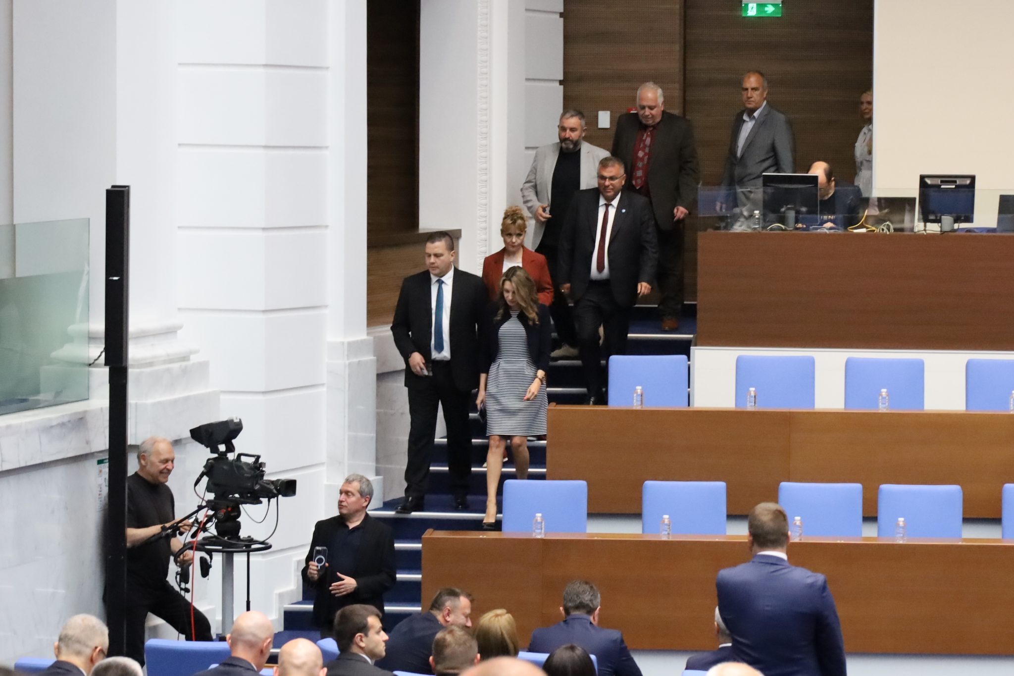 БСП и "Има такъв народ" все още не знаят кога ще преговарят с ГЕРБ за правителство