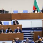 Депутатите чакат Главчев и още 8 министри за парламентарен контрол