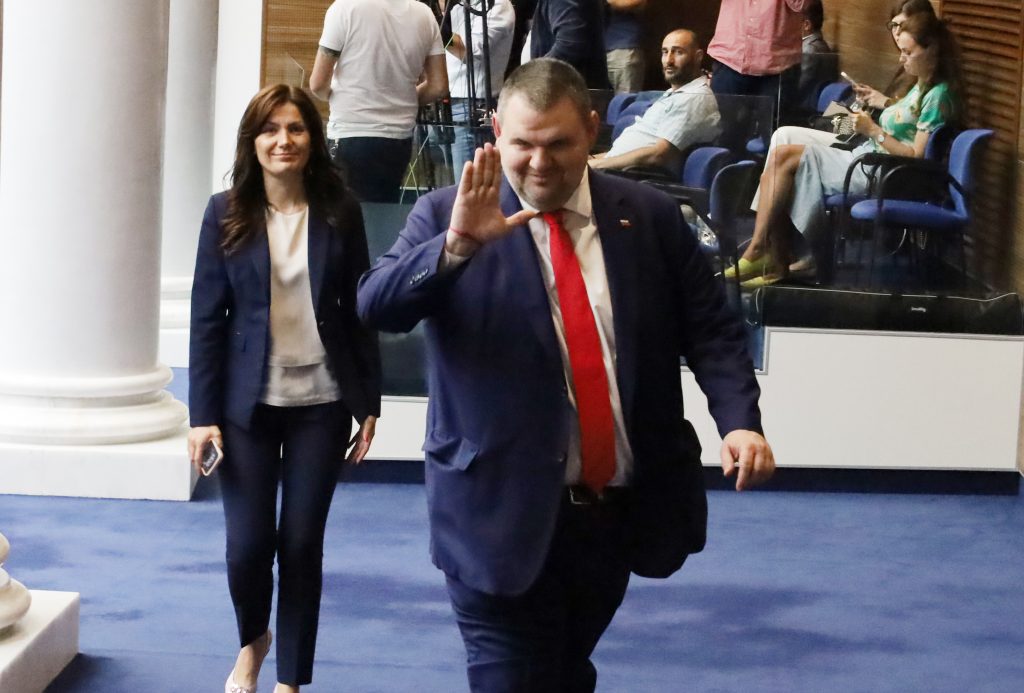 сметки, Парламент Делян Пеевски
