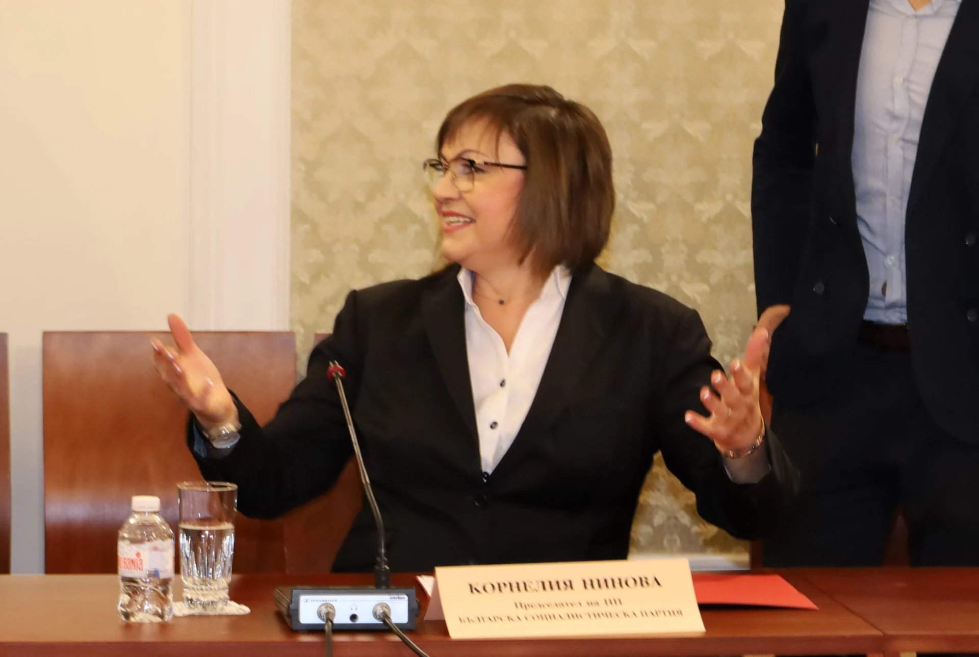 Парламент лидерска среща Корнелия Нинова